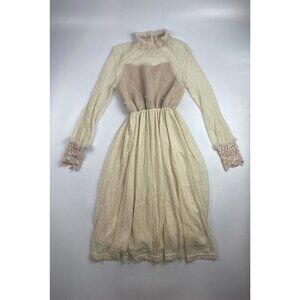 Chun Mei Na Women's M Cream Lace Dress